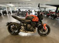 TRIUMPH TRIDENT 660