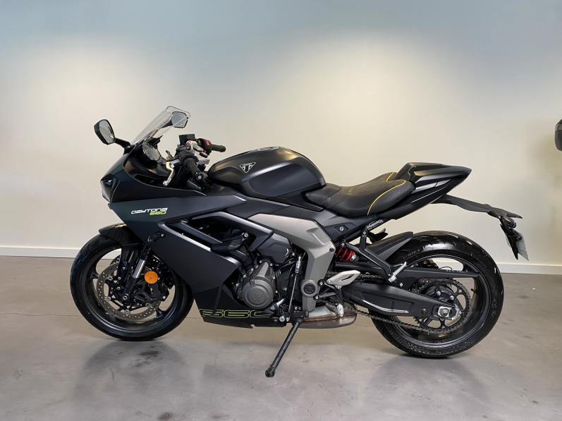 TRIUMPH 	DAYTONA 660