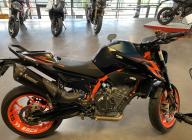 KTM 890 DUKE R