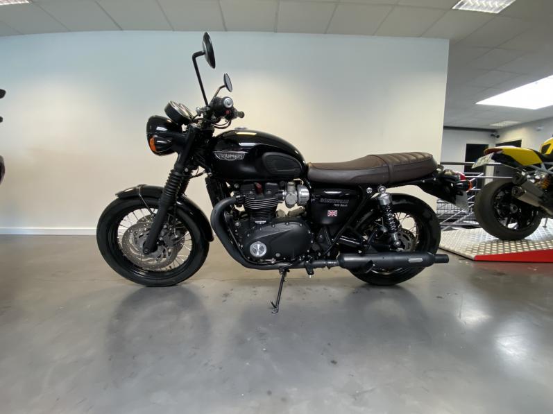 TRIUMPH Bonneville T120 Black